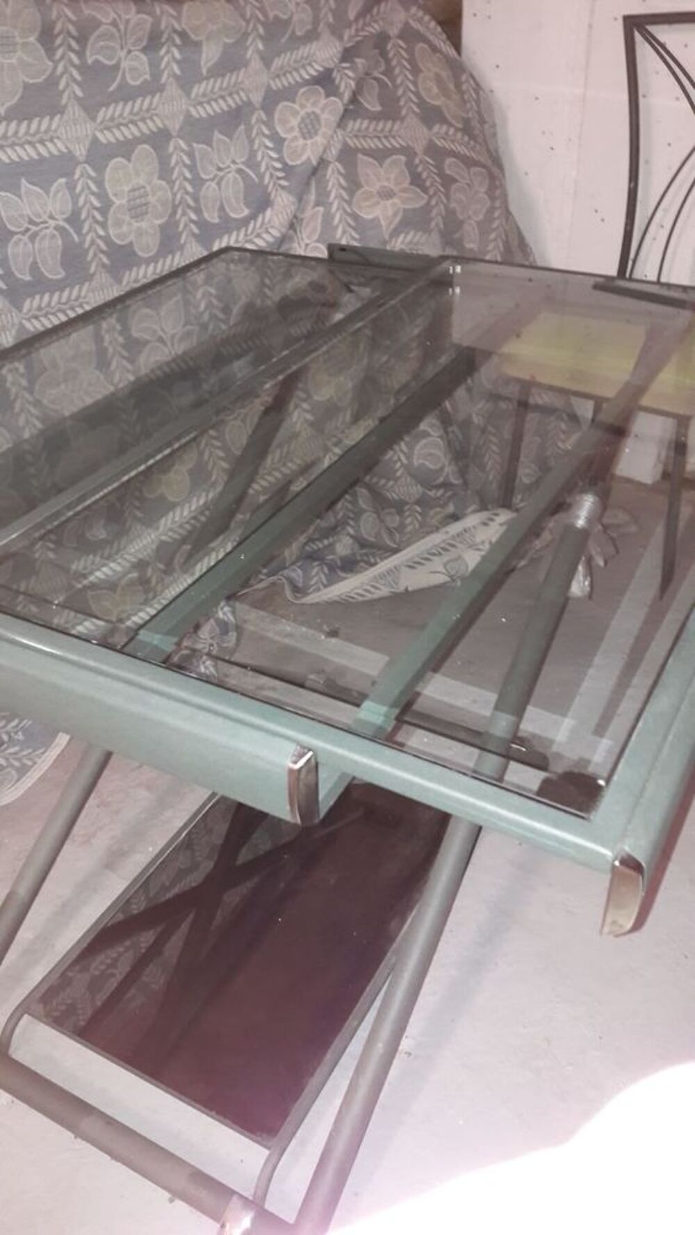 Table modulable en tr&egrave;s bon &eacute;tat. Meubles