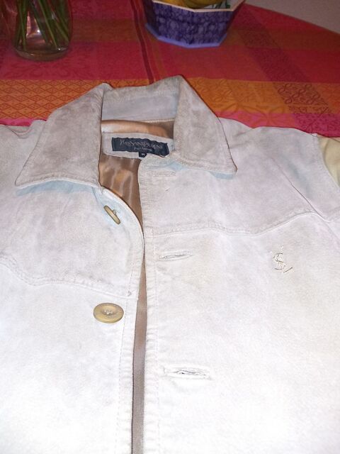 Veste Yves Saint Laurent 0 Saint-Léon-sur-l'Isle (24)