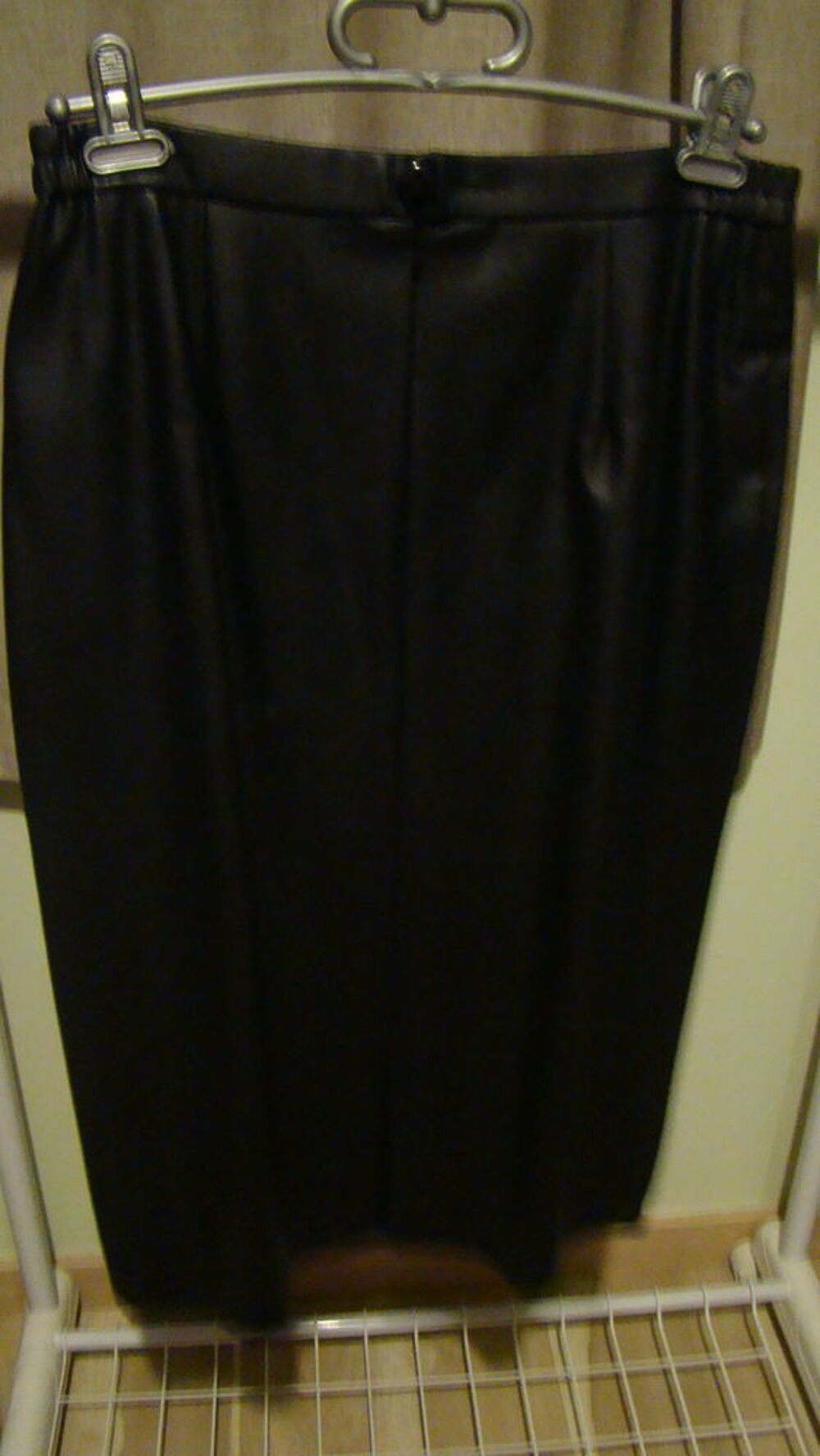JUPE EN CUIR NOIR Electroménager