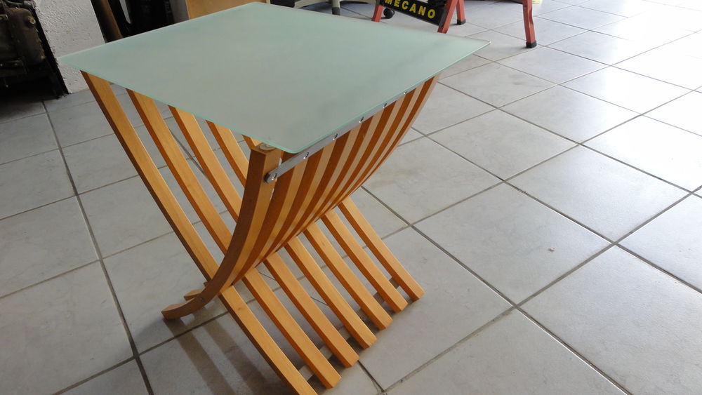 Table basse en bois dessus verre opaque ikea Meubles