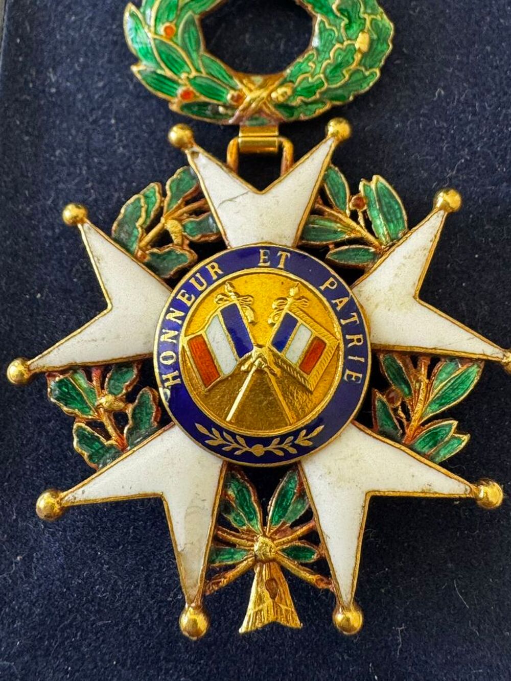 M&eacute;daille l&eacute;gion d'honneur 3 eme r&eacute;publique en OR 18k poin&ccedil;on t&ecirc;te d'aigle 