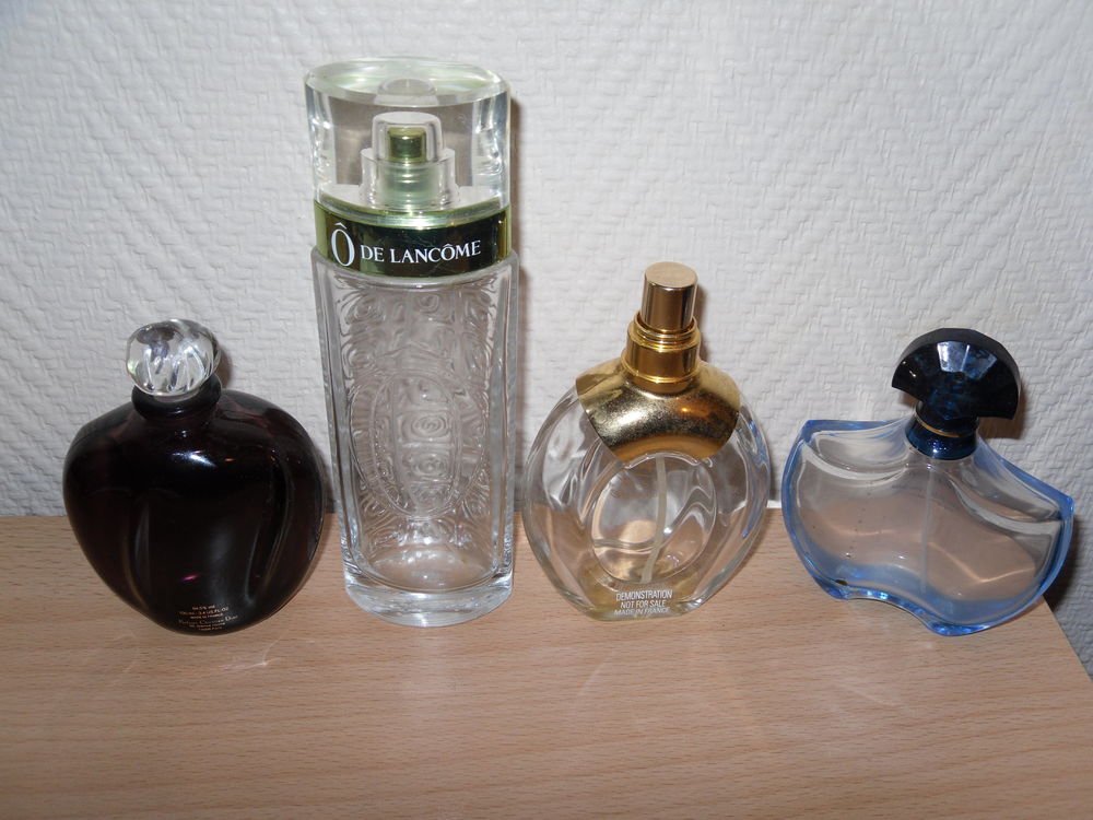 Lot 4 Bouteilles de parfums (vide) de Luxe TBE Décoration
