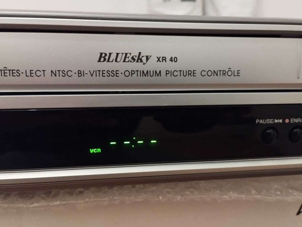 Magn&eacute;toscope lecteur VHS XR40 BLUESKY 4 t&ecirc;tes Audio et hifi