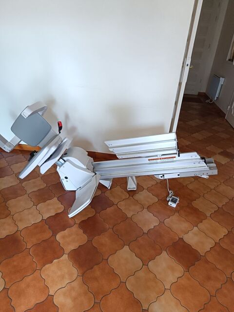 Monte escalier pour personnes dependante 20 euros 0 35000 Rennes