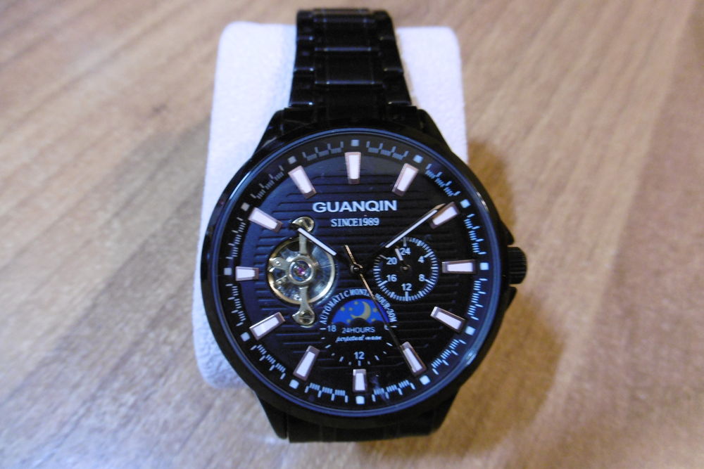 Montre Guanqin NEUVE jamais port&eacute;e Bijoux et montres