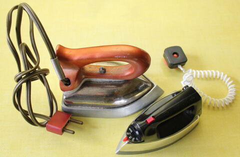 Fers � repasser jouet 1950-60 25 Issy-les-Moulineaux (92)