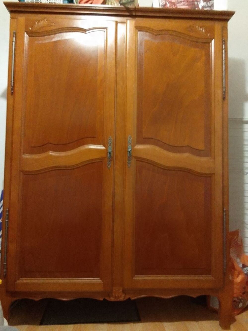 Armoire en merisiet Meubles