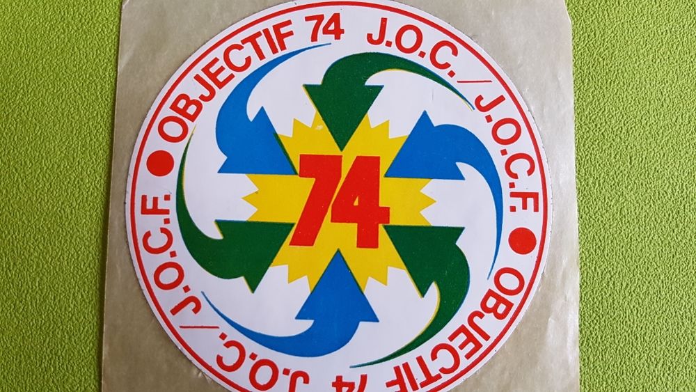 AUTOCOLLANT OBJECTIF 74 