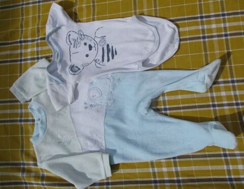 Lot Pyjama et Body de la Marque  Absorba  : Taille 12 mois 4 La Fert-Alais (91)