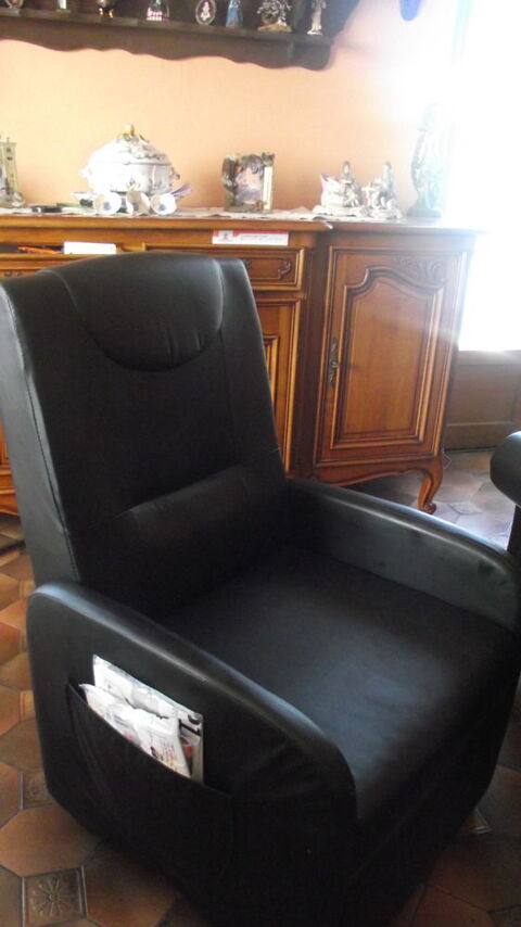 fauteuil noir 3 en 1
80 Saint-Bueil (38)