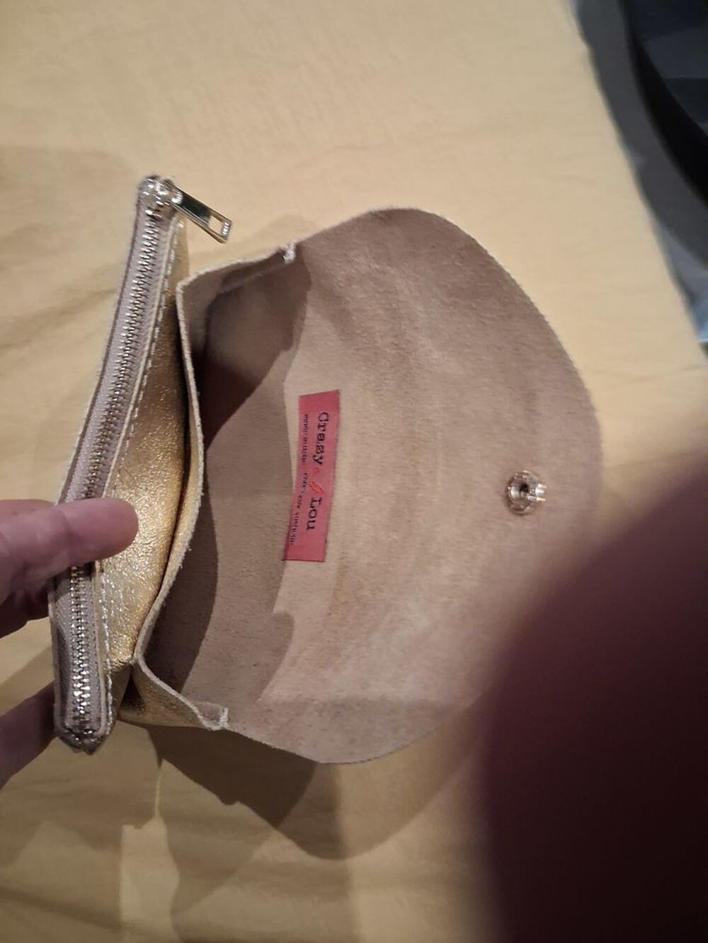 Pochette ou porte-monnaie couleur or Maroquinerie