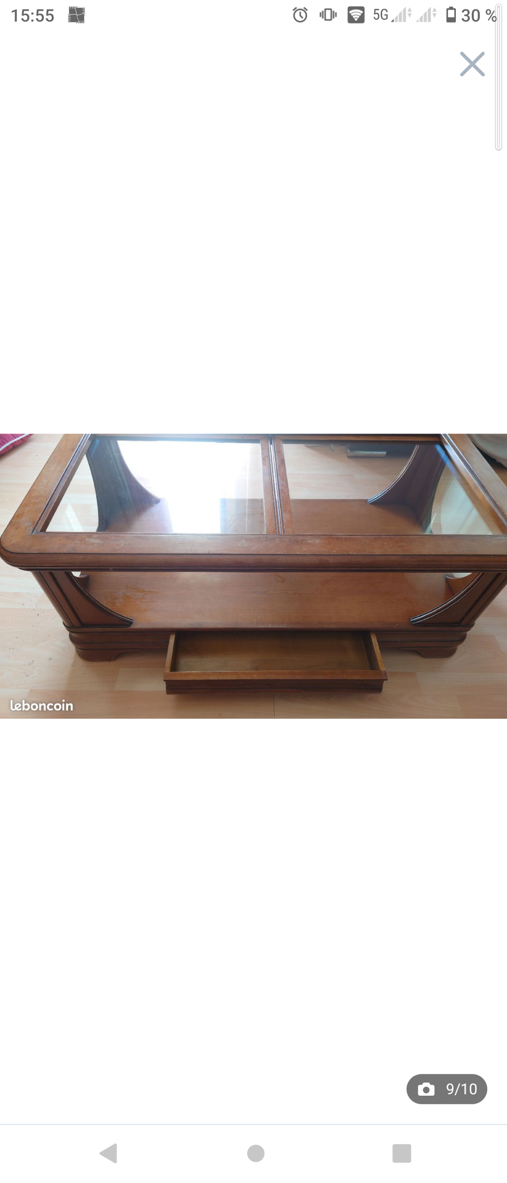 Table basse rectangulaire vitr&eacute;e en bois de merisier tiroir Meubles