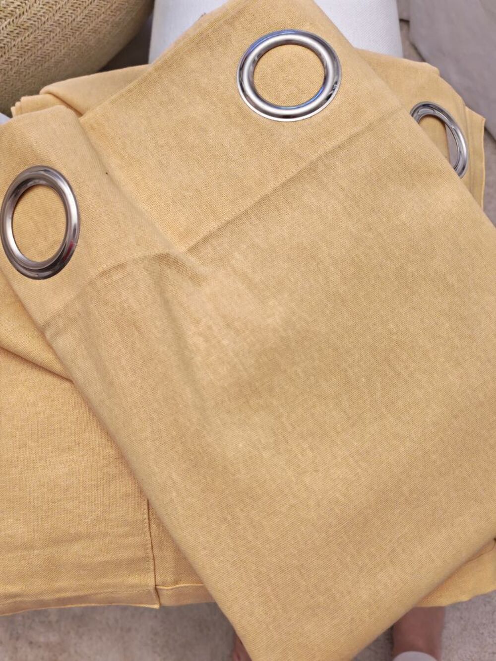 Paire de rideaux opaques jaune camel marque Bouchara Décoration