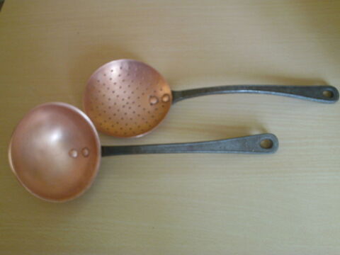 Louche  �cumoire anciens cuivre et fonte N� 930 15 Beaune (21)