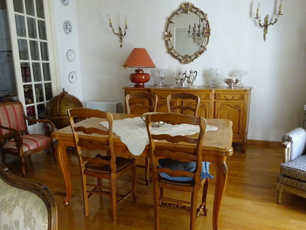 Salle &agrave; manger, merisier, style R&eacute;gence. Excellent &eacute;tat. Meubles