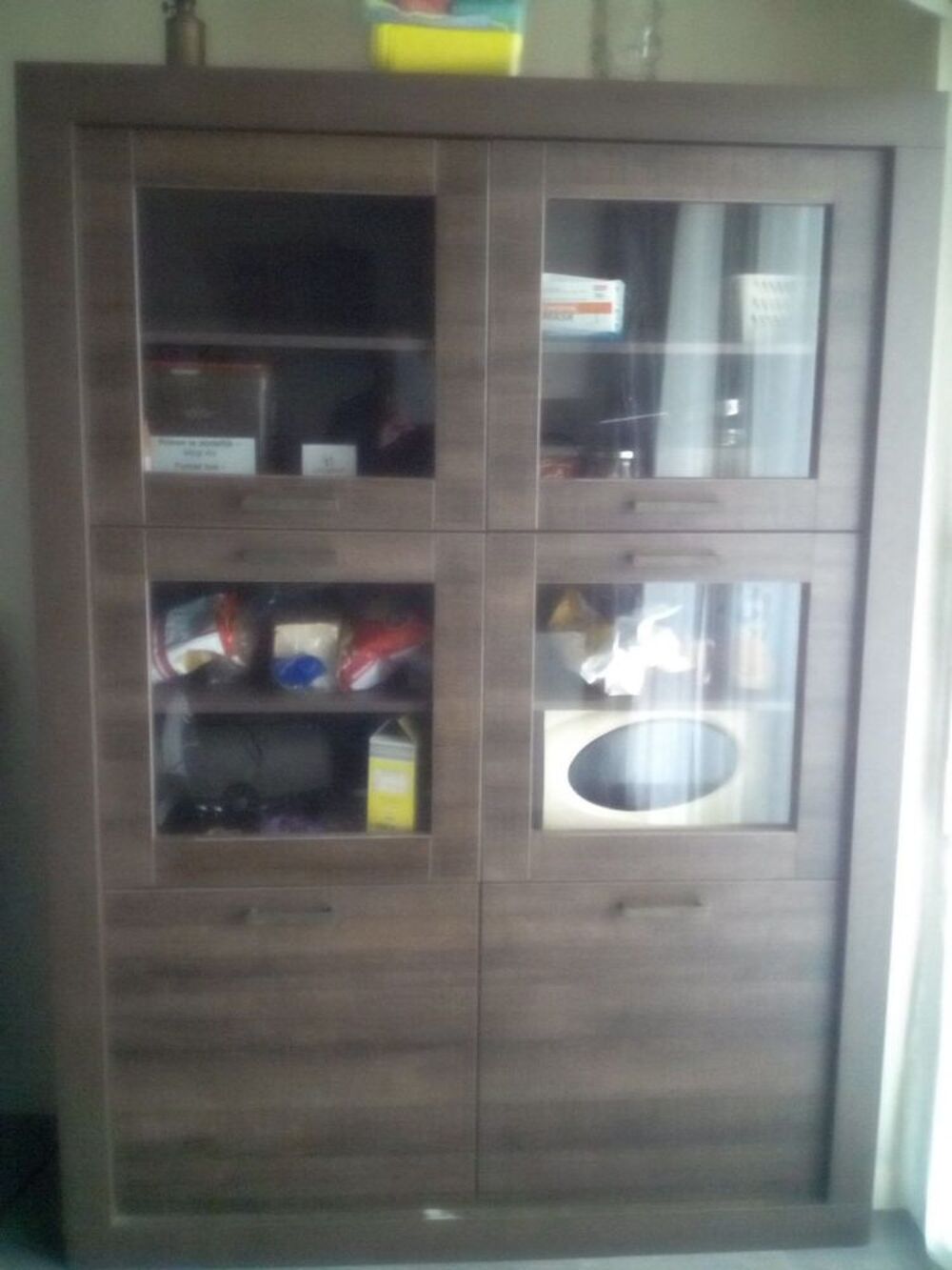 vitrine en bon etat Meubles