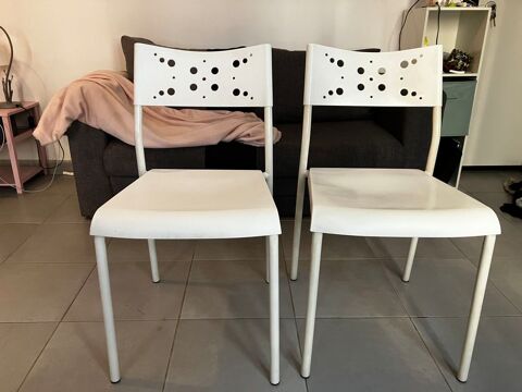 chaise en plastique blanche 3 Grenoble (38)