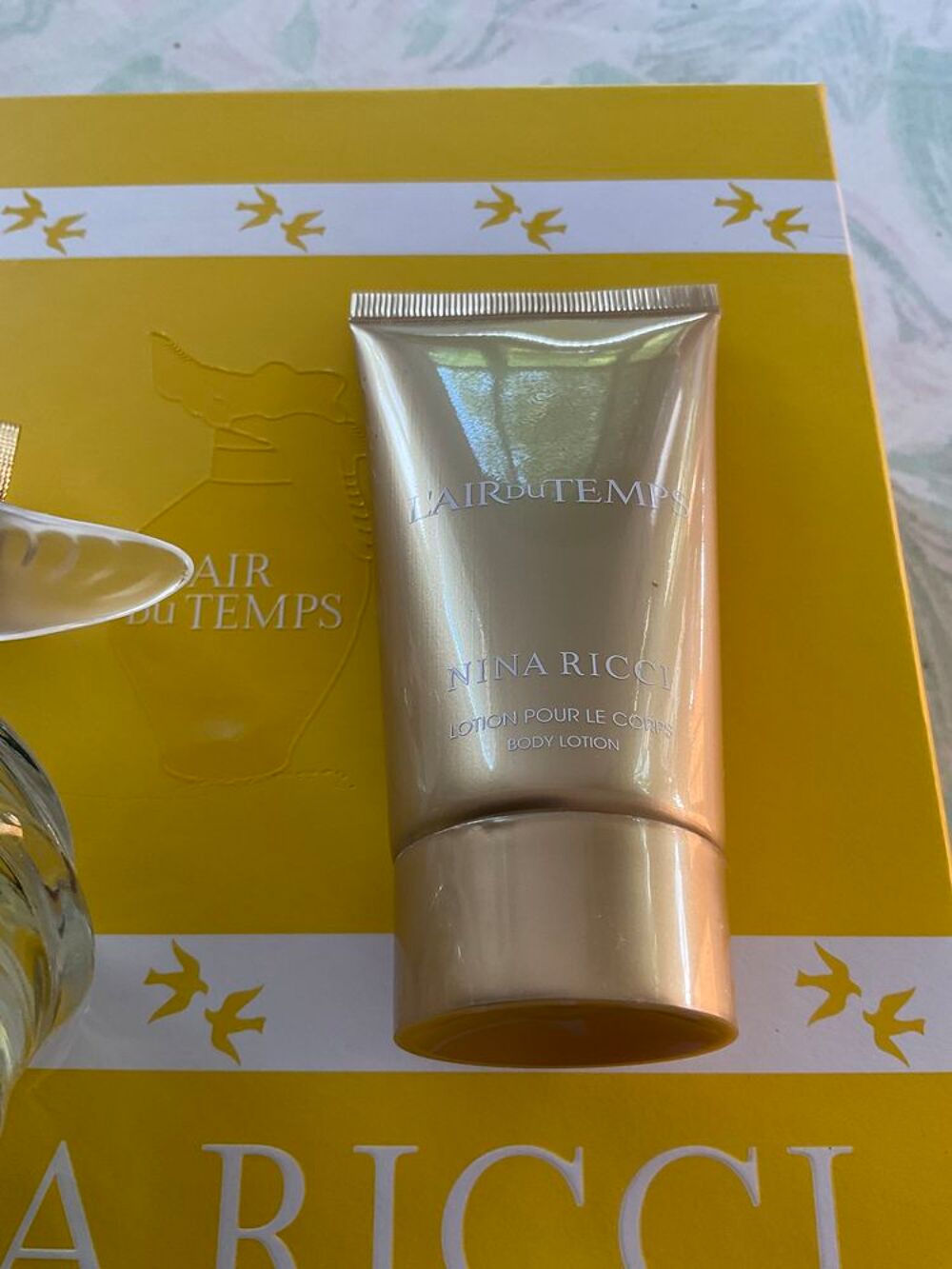 Nina Ricci l'Air du Temps coffret eau de toilette et cr&egrave;me 