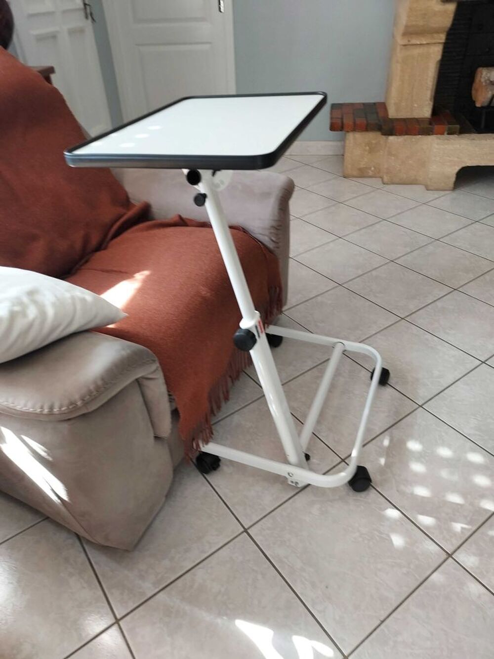Table de lit inclinable Meubles