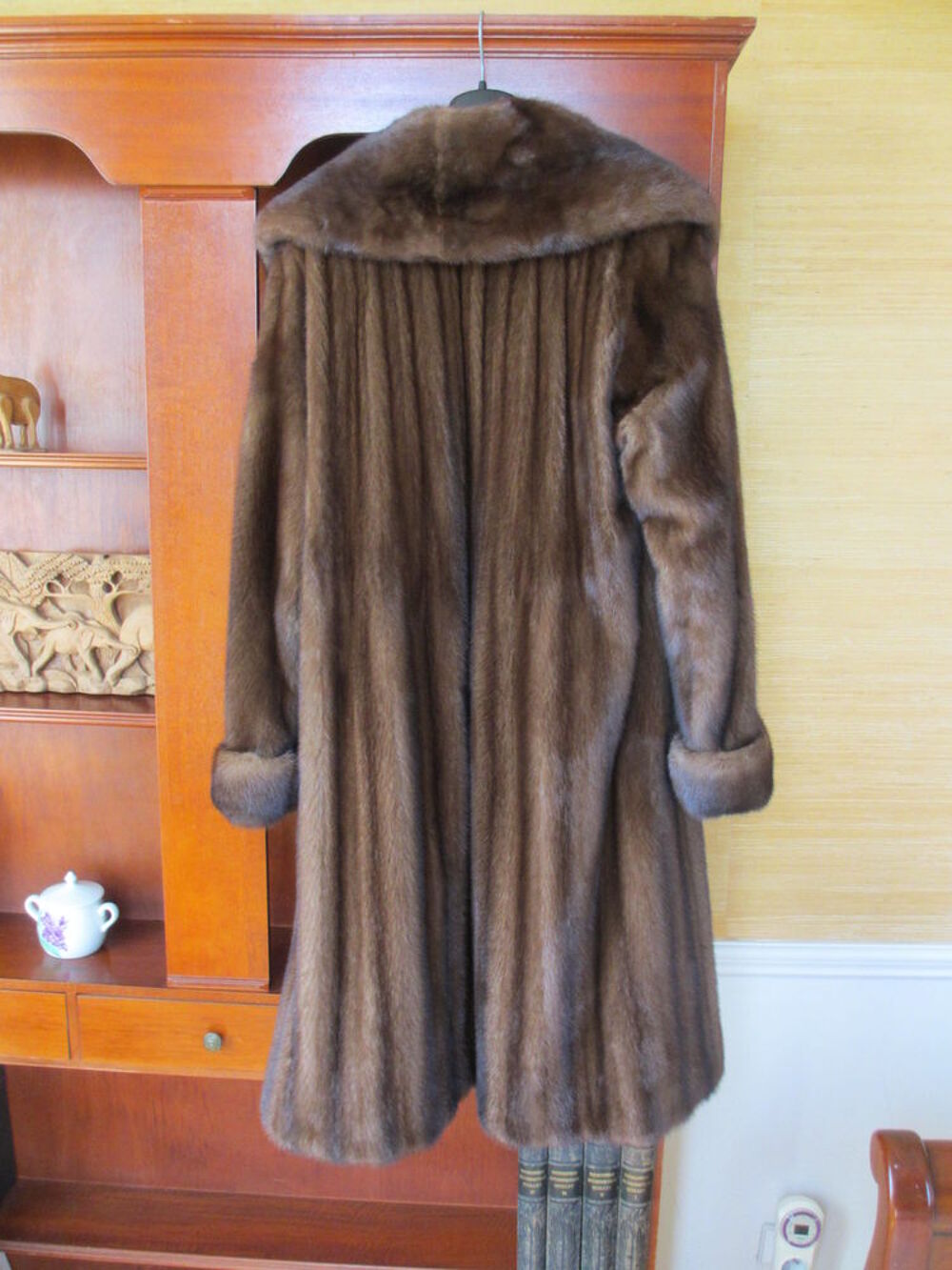manteau long en vison. Vêtements