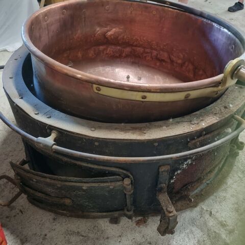 Grand Chaudron en cuivre de laiterie d�but 1900 / 620 litres 780 Faverges (74)
