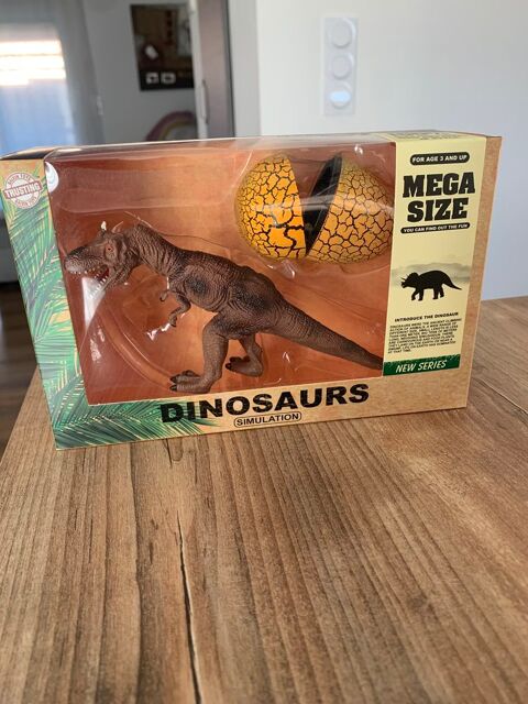 Jouet 3 Figurines 2 dinosaures + oeuf 6 Saleilles (66)