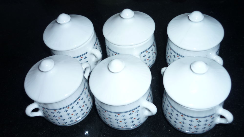 6 POTS FAIENCE AVEC COUVERCLES Cuisine