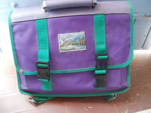 Cartable violet à 2 compartiments bretelles au dos 3 Montauban (82)