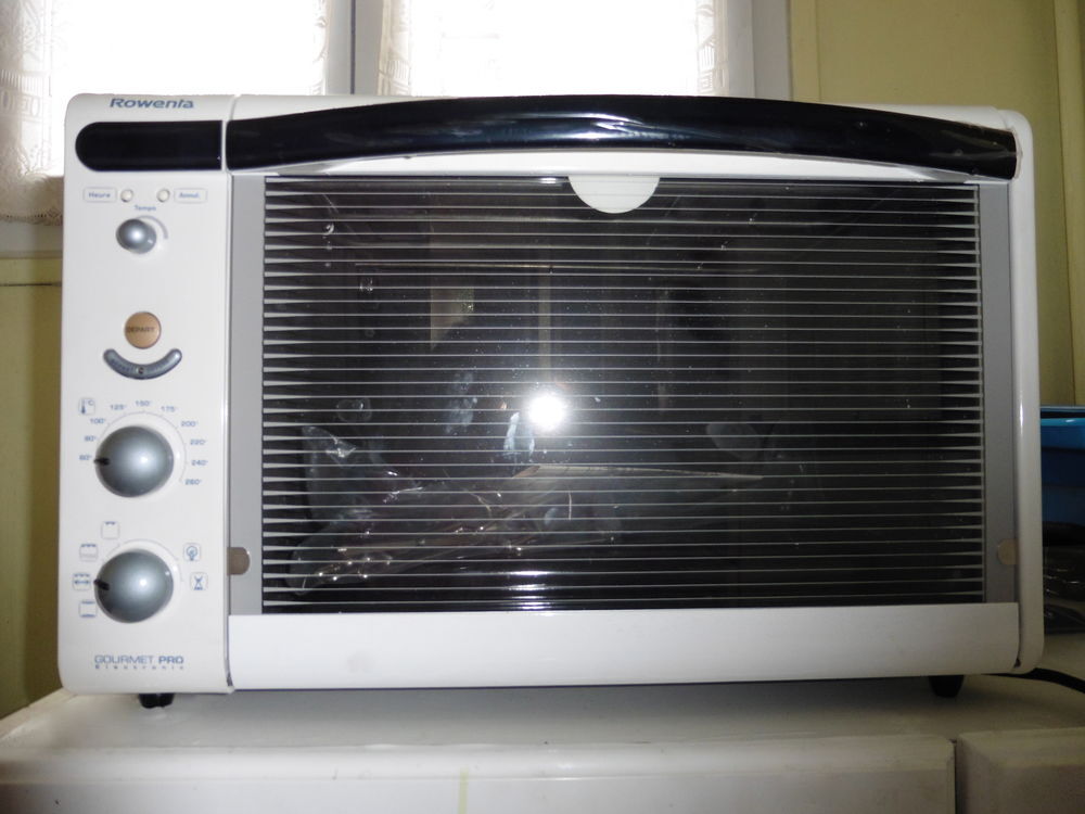  Four Rowenta FC 385 Gourmet Pro Electronique 
Electroménager