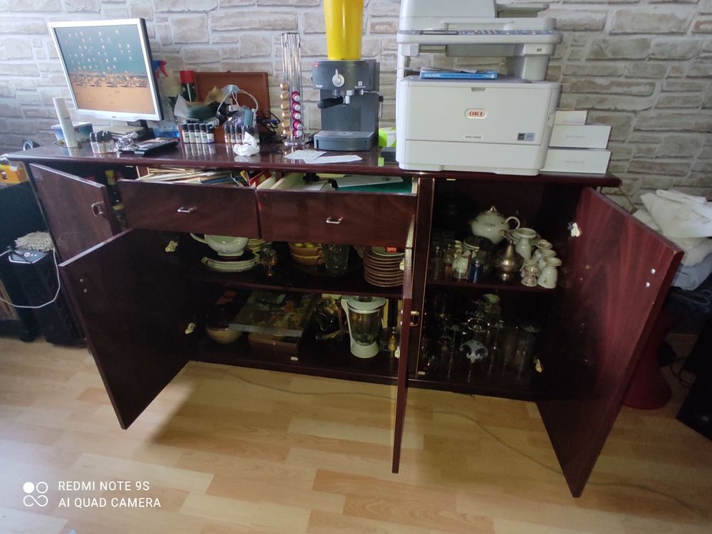 Buffet 4 portes et 2 tiroirs Meubles