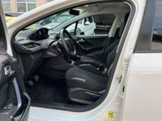 208 1.2 VTI / 82CV 2015 occasion 42700 Firminy
