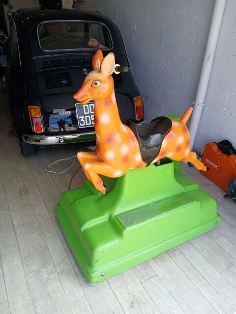 Vous avez un petit man�ge forain en panne ou a restaurer.  100 Les Sables-d'Olonne (85)