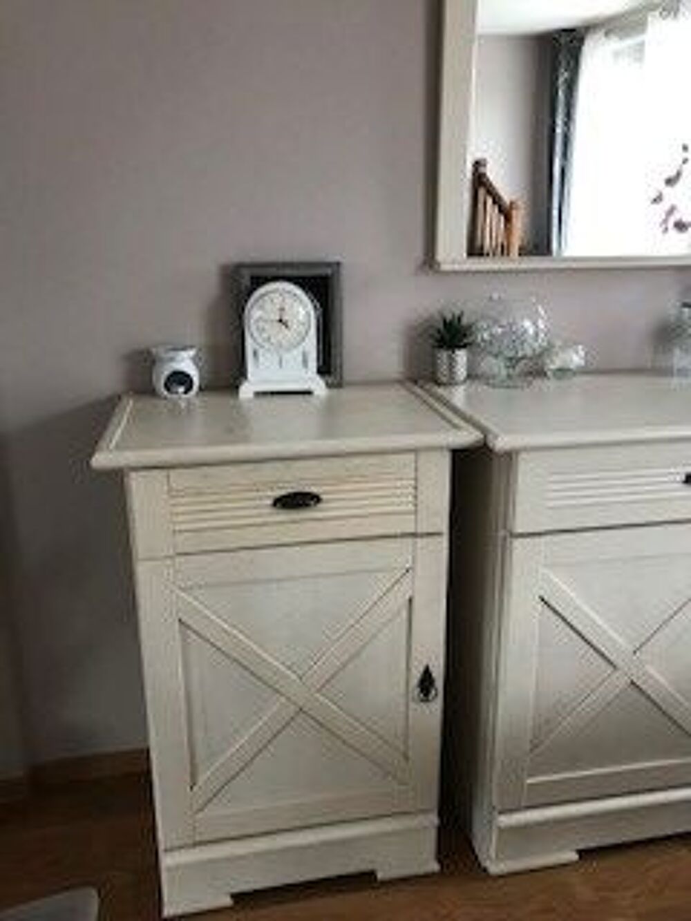 MEUBLE DE RANGEMENT/VAISSELIER EN BOIS BLANC Meubles