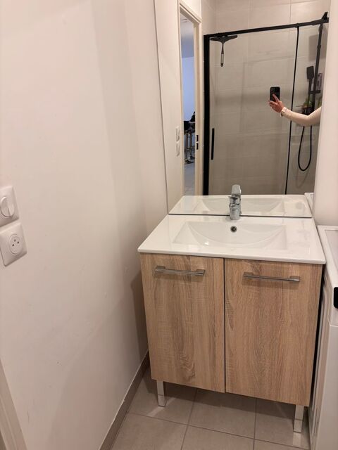 meubles pour salles de bains pratiquement neuf 100 Vitrolles (13)