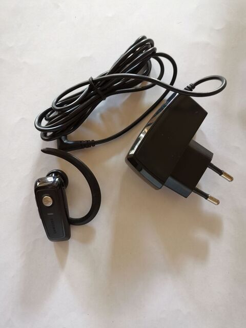 oreillette
10 La Falaise (78)