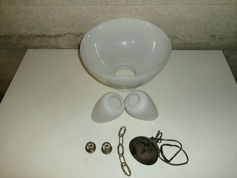 Abat-jour en Opaline et accessoirs en laiton Décoration