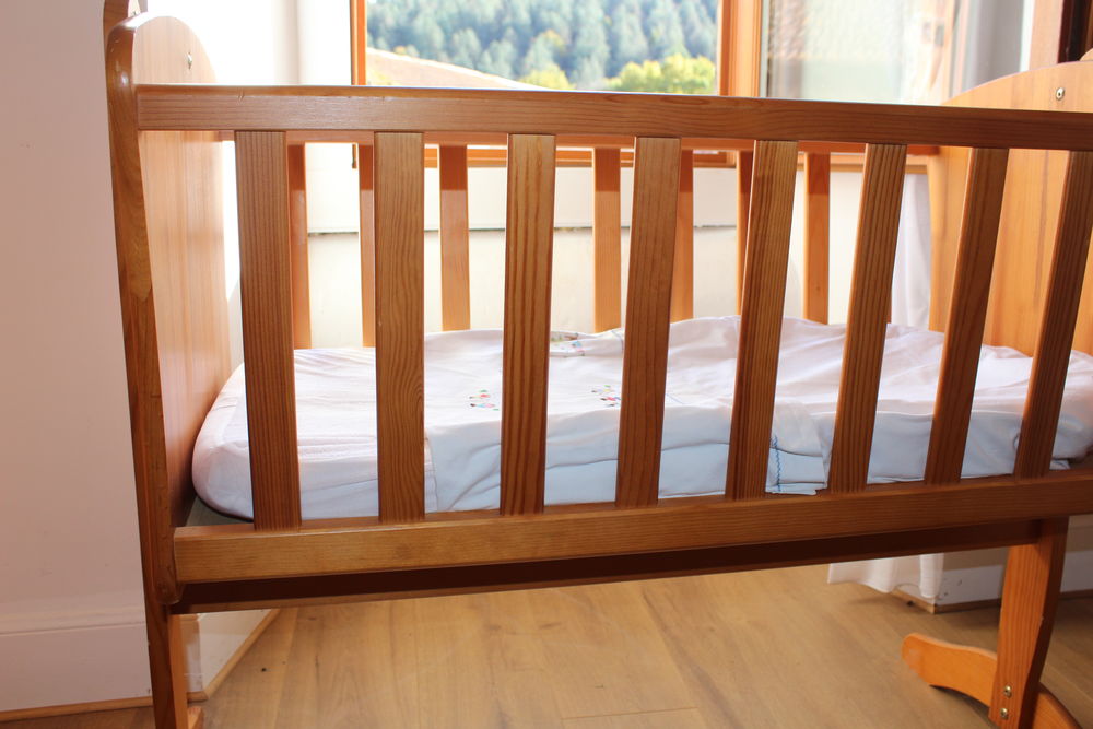 Berceau bois pour b&eacute;b&eacute; Mobilier enfants
