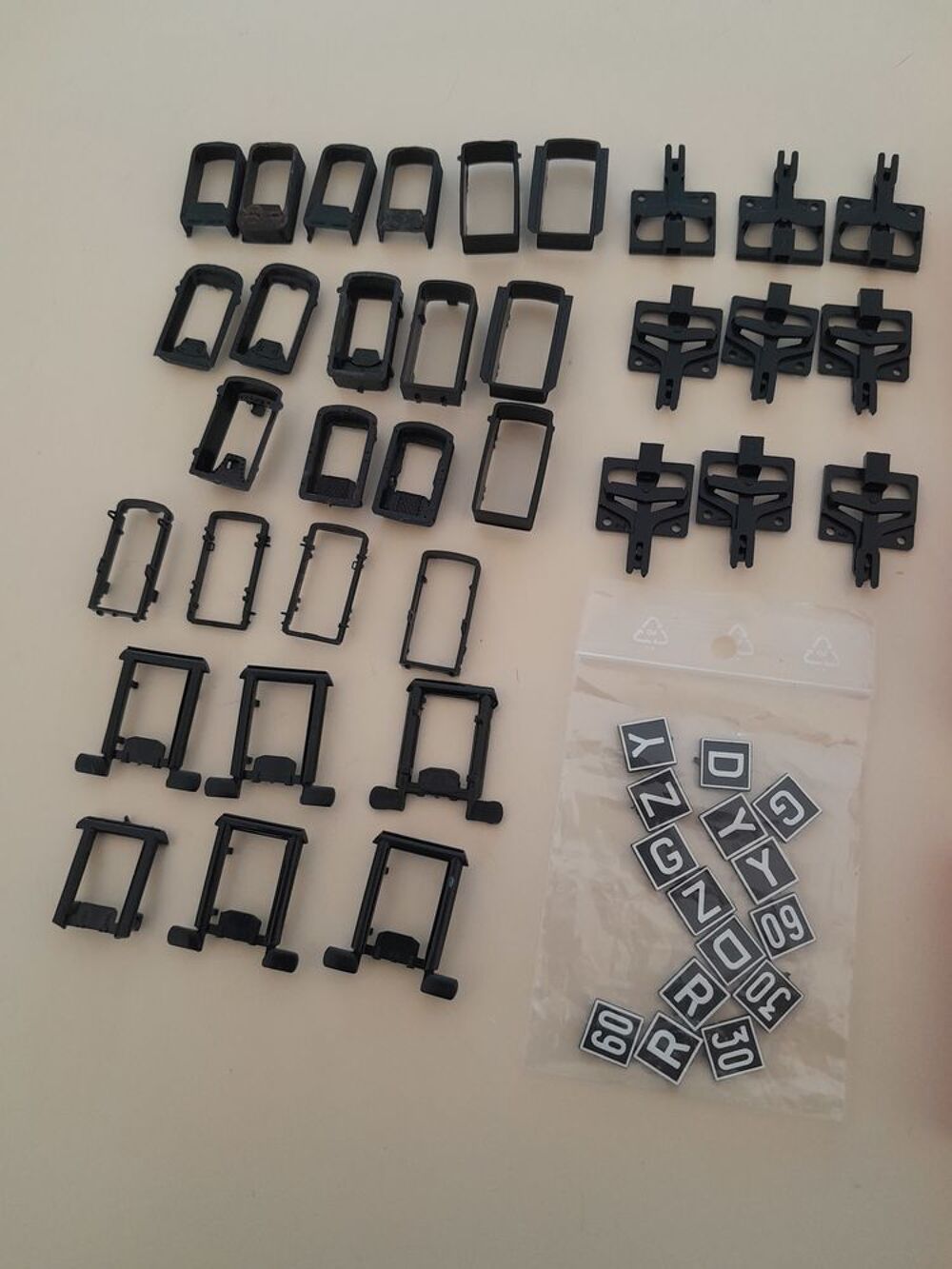 Lot HO/ soufflets/boitier d'attelage/poteaux t&eacute;l&eacute;graphiques Jeux / jouets