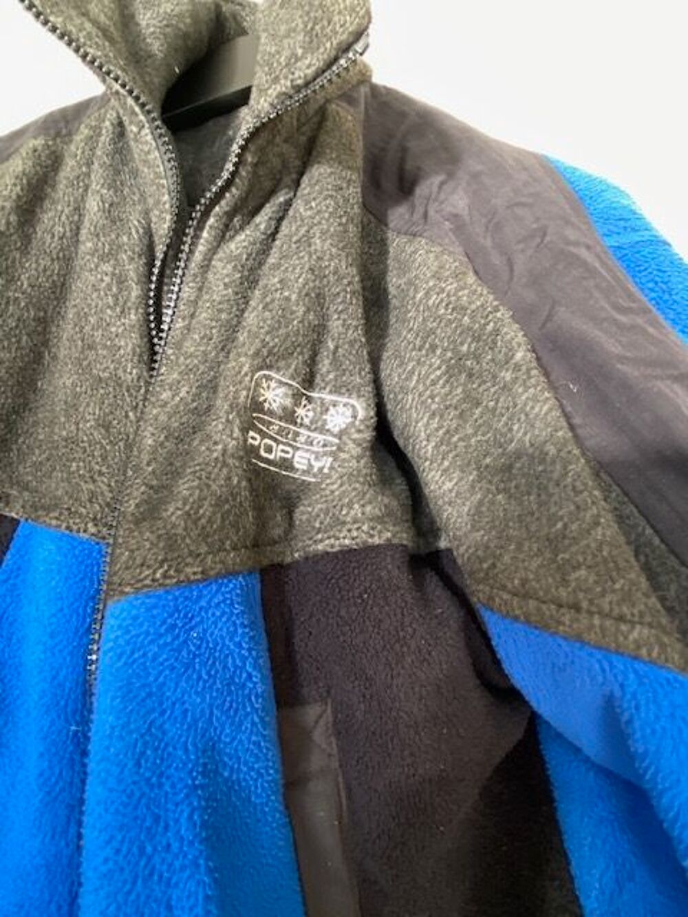 lot de vestes chaudes polaires et jogging Vêtements