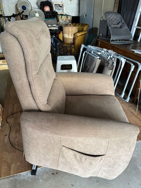 Fauteuil &eacute;lectrique m&eacute;dicalis&eacute; 0 18000 Bourges