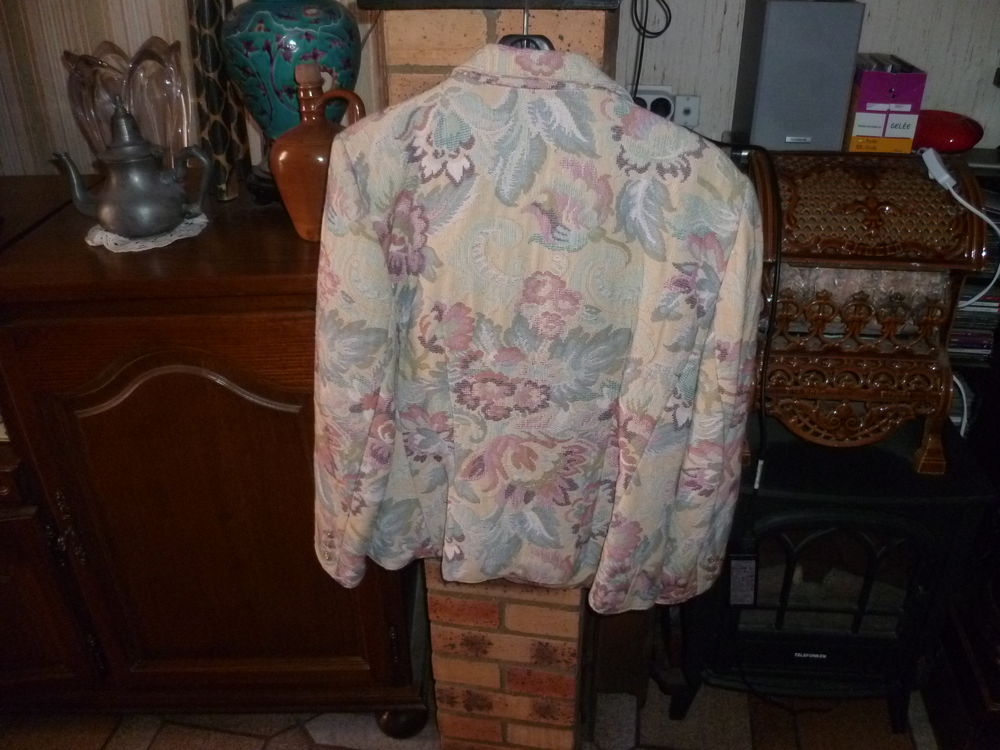 VESTE FAITE MAISON TAILLE 38/40 Vêtements