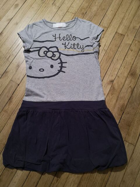 F (226) - 12 ans - Robe grise et bleue - Hello Kitty  Sanrio 3 Paris 13 (75)