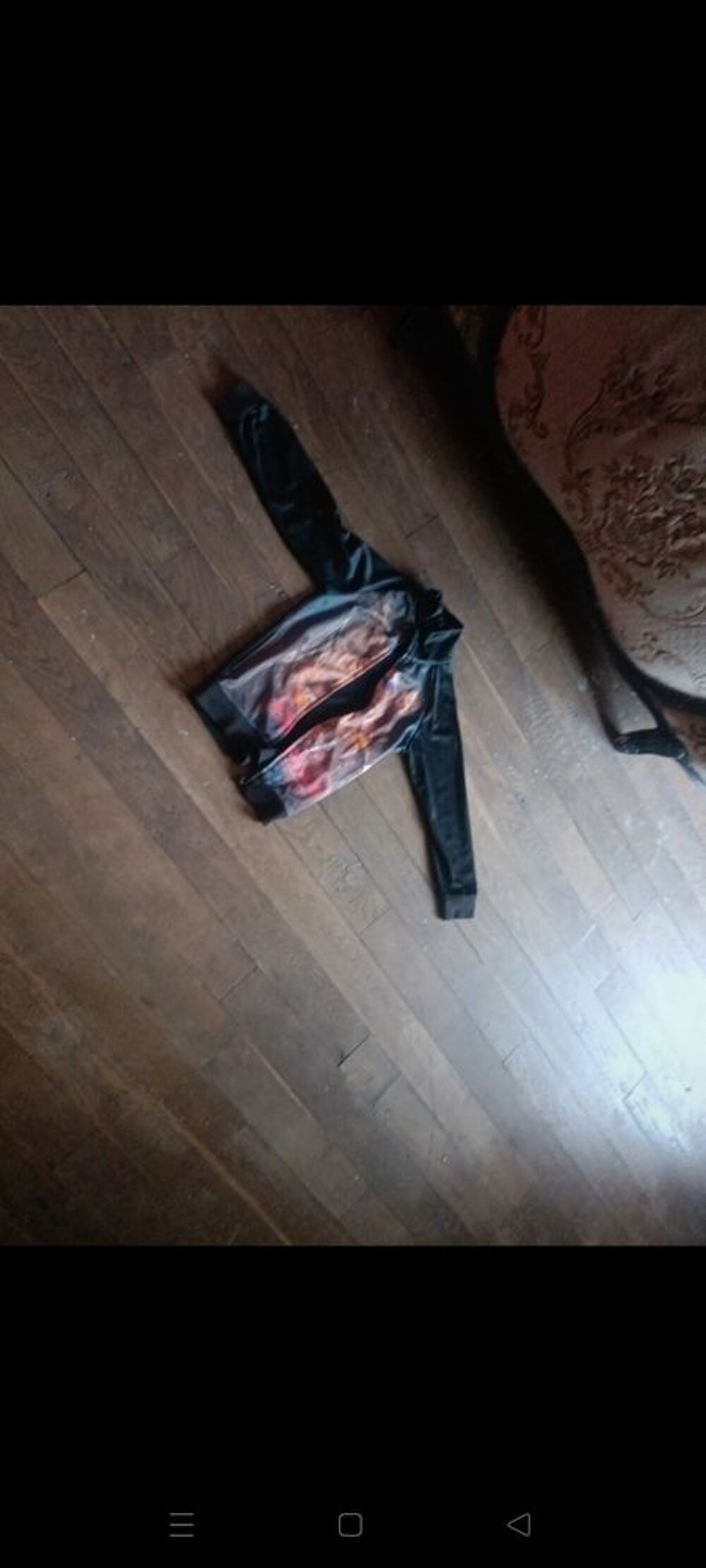10€ veste taille 8 ans
De marque TV mania Vêtements enfants