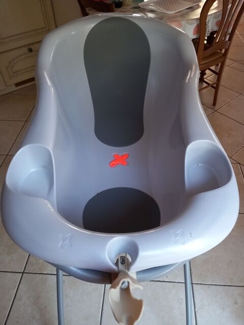 Si�ge de bain b�b� s�curis� en plastique gris 45 Maisdon-sur-S�vre (44)
