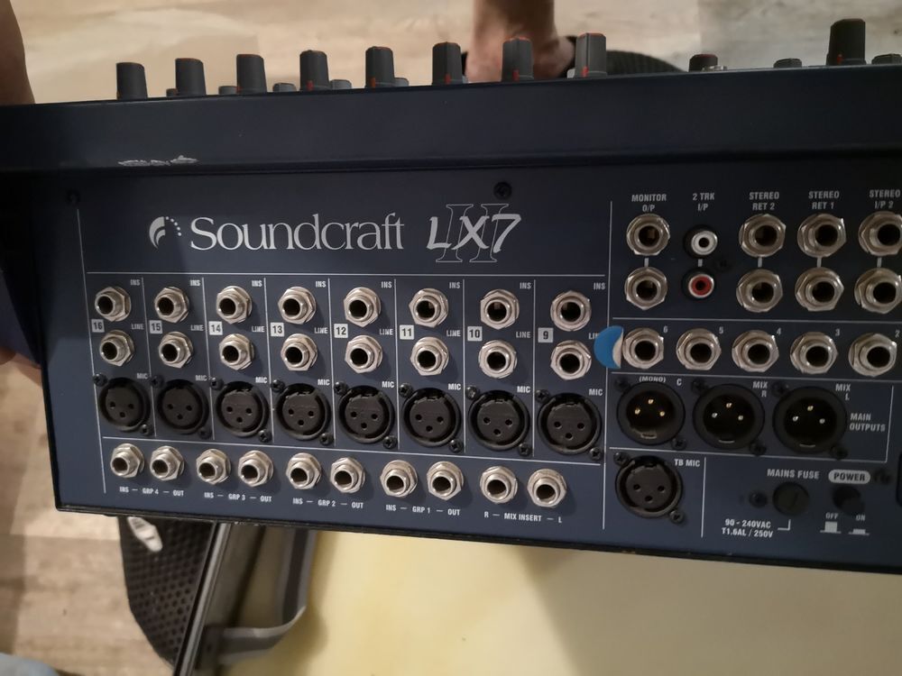 table de mixage soundcraft LX7 16 voies Instruments de musique