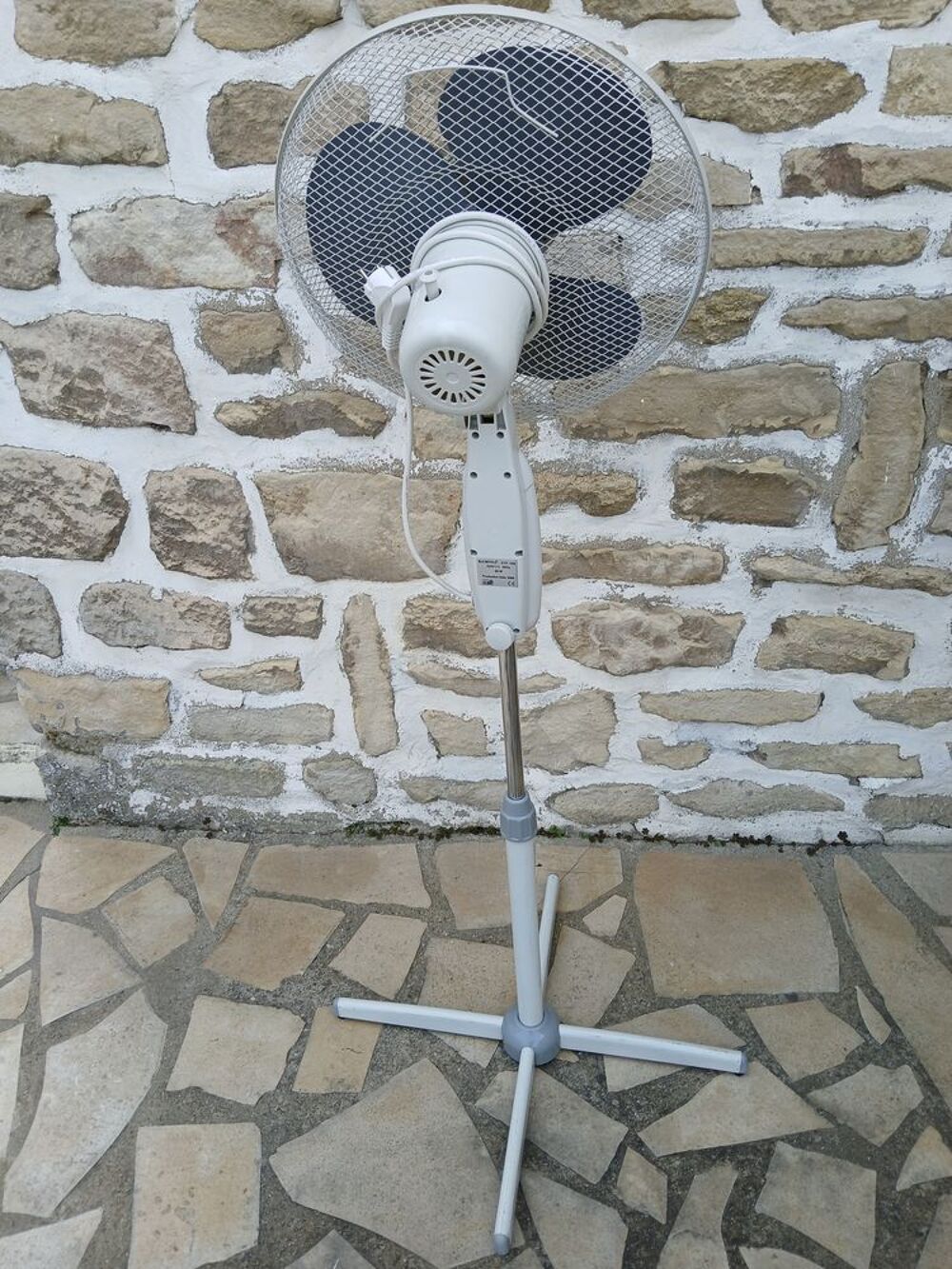 Ventilateur oscillant KUMTEL sur pieds Electroménager