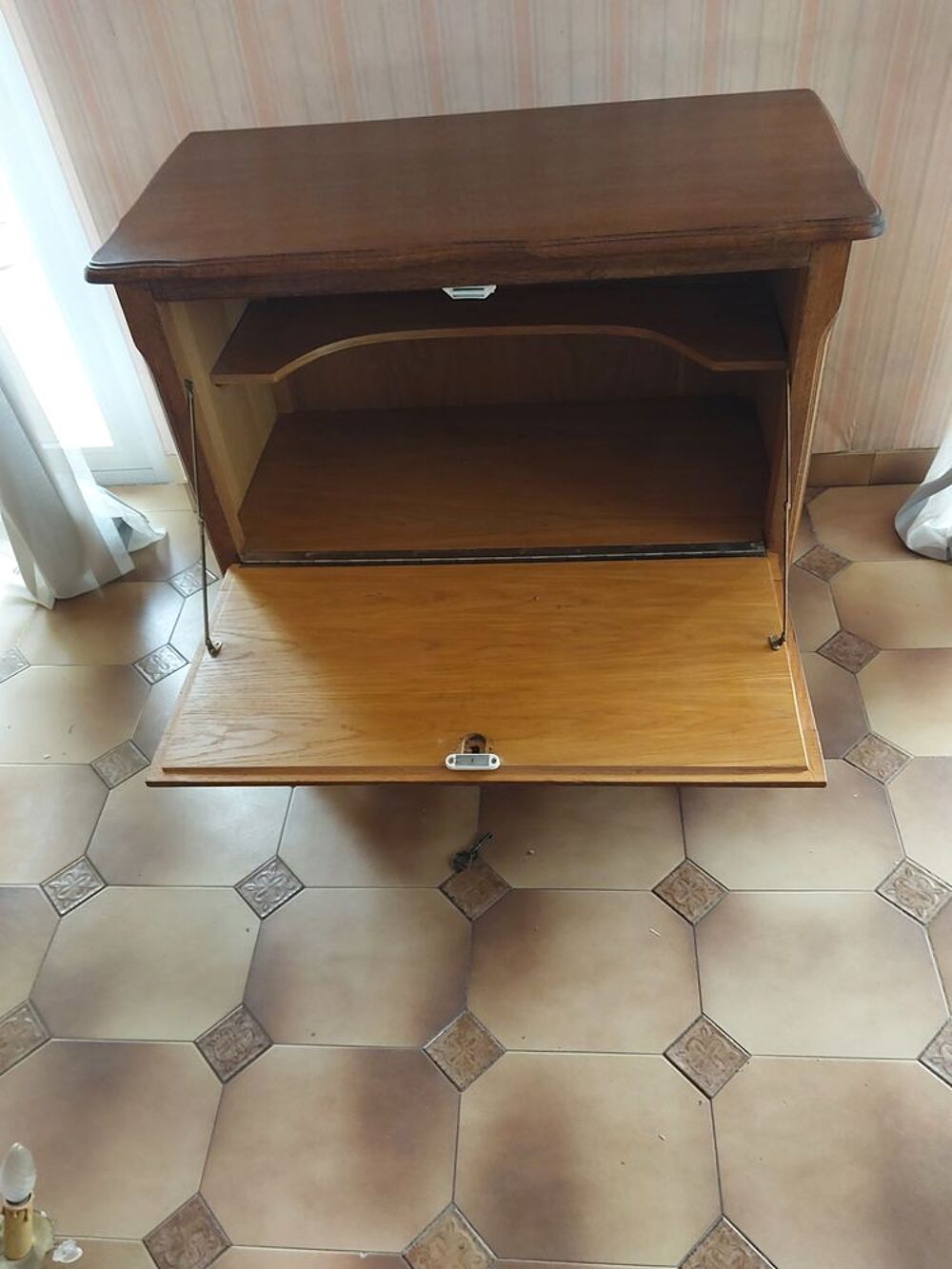 Meuble t&eacute;l&eacute; bar en bois marron 1tiroir et 1grande porte Meubles