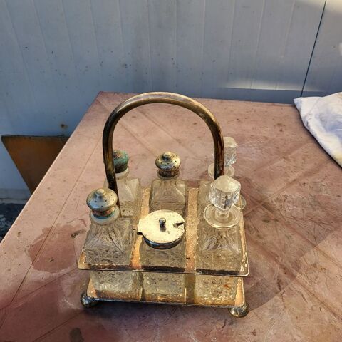 set �  condiments ancien m�tal argent� et cristal 50 La Farl�de (83)