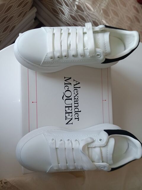 Chaussure Baskets ALEXANDER McQueen pointure 36 prix 500 € 0 Nîmes (30)