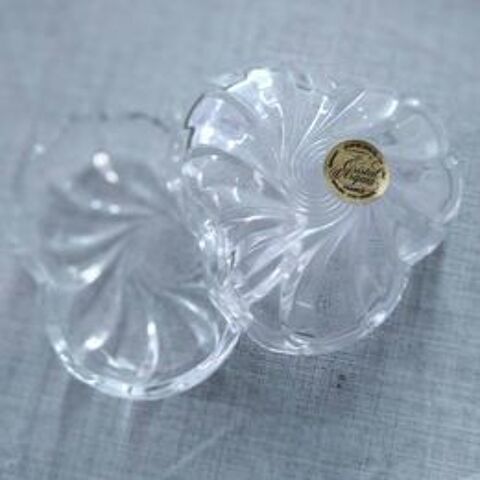 Bonbonnière en cristal  d'Arques 10 Chassiers (07)